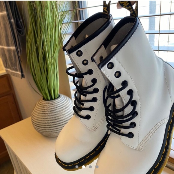 SOLD - Picture 3 of 4